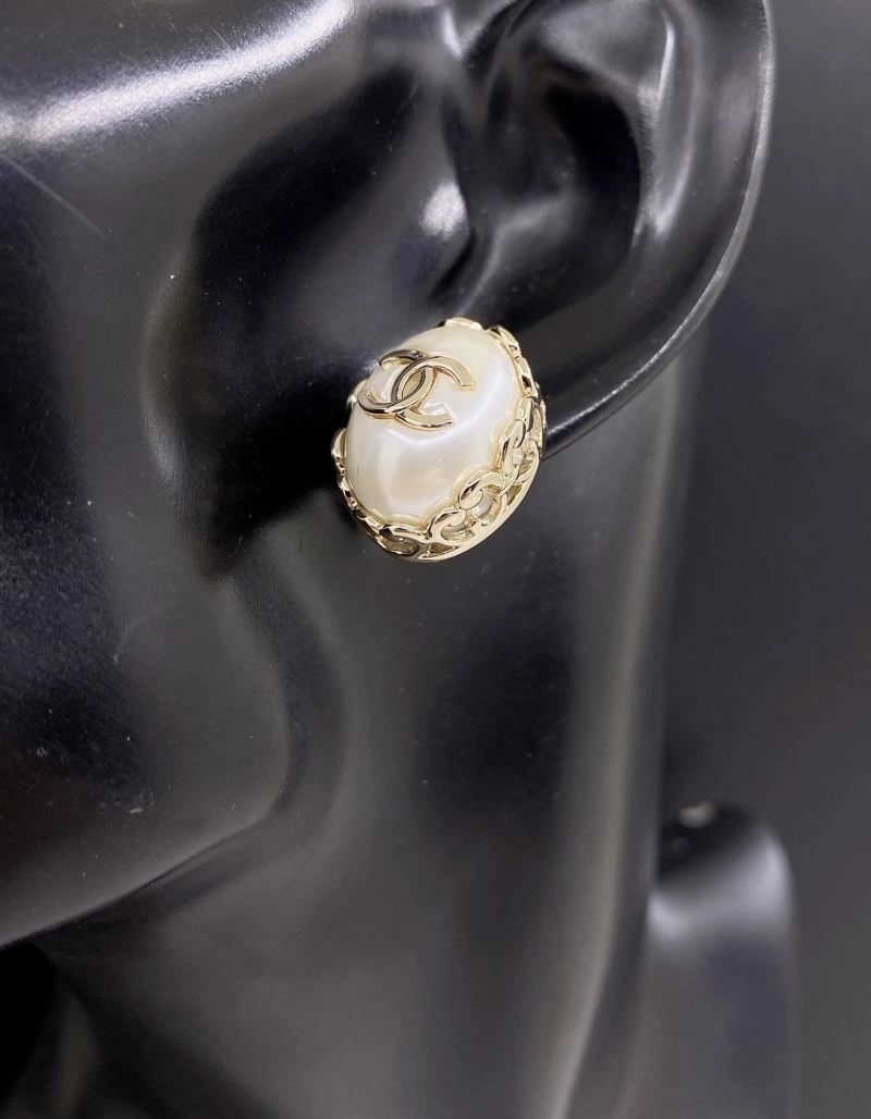 Lightweight Chanel Earrings 222446