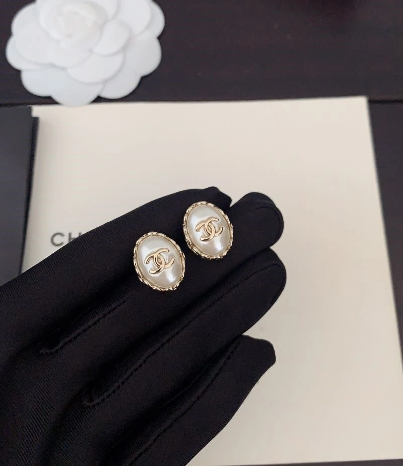Lightweight Chanel Earrings 222446