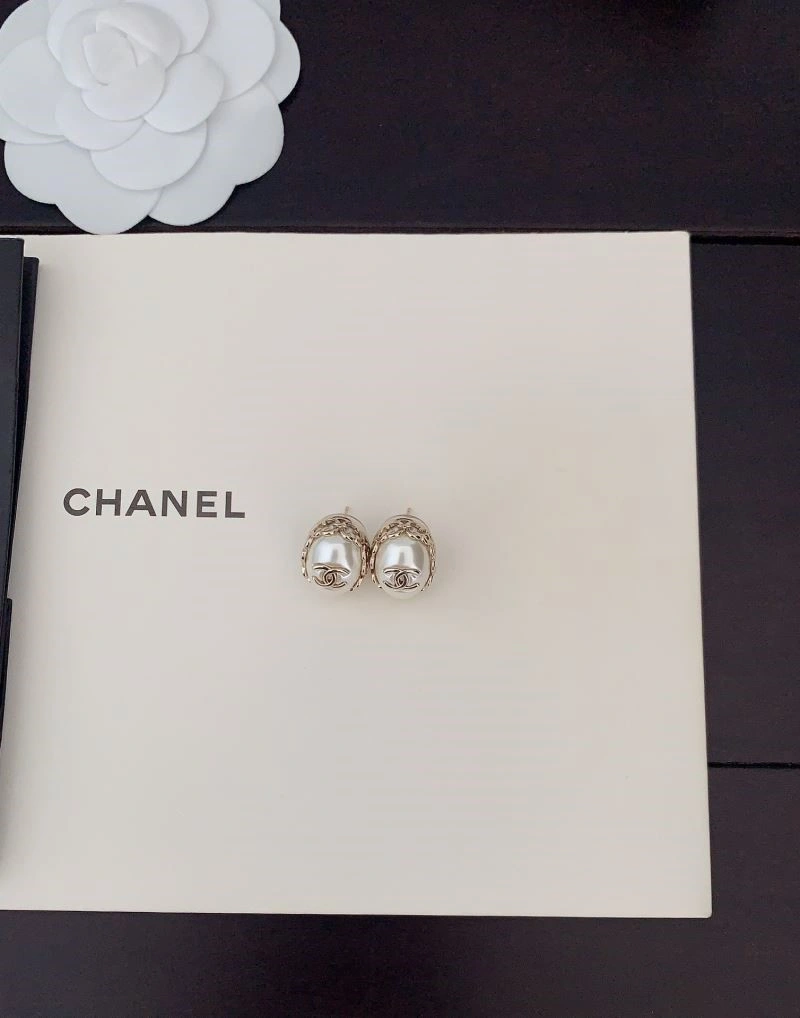 Lightweight Chanel Earrings 222446