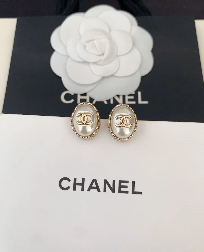 Lightweight Chanel Earrings 222446