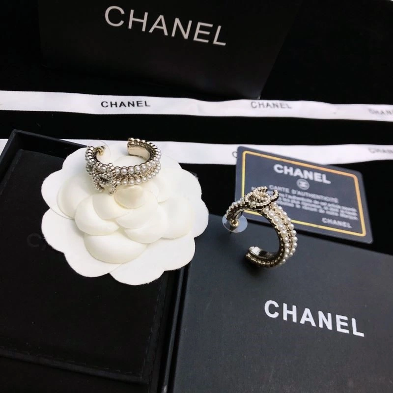 Chanel Earrings Sleek 222445