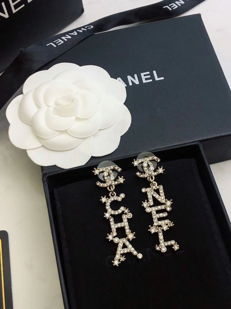 Lightweight Chanel Earrings 222454