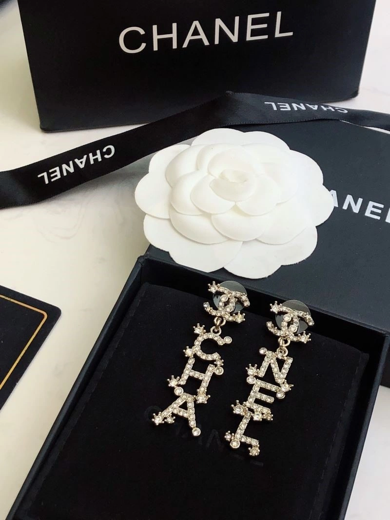 Lightweight Chanel Earrings 222454