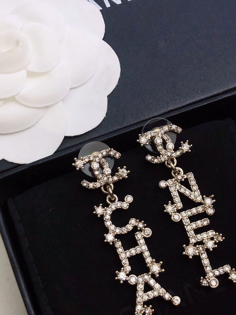 Lightweight Chanel Earrings 222454