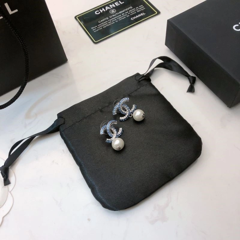 Trendy Chanel Earrings 222431