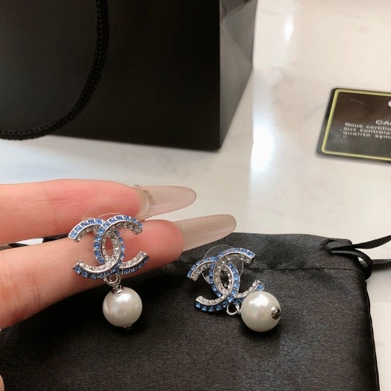 Trendy Chanel Earrings 222431