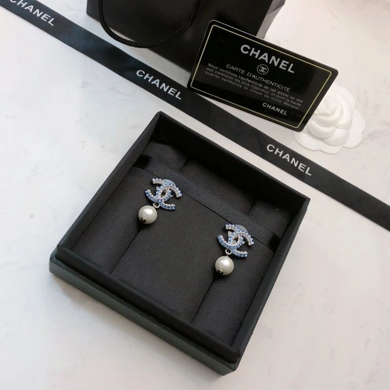 Trendy Chanel Earrings 222431