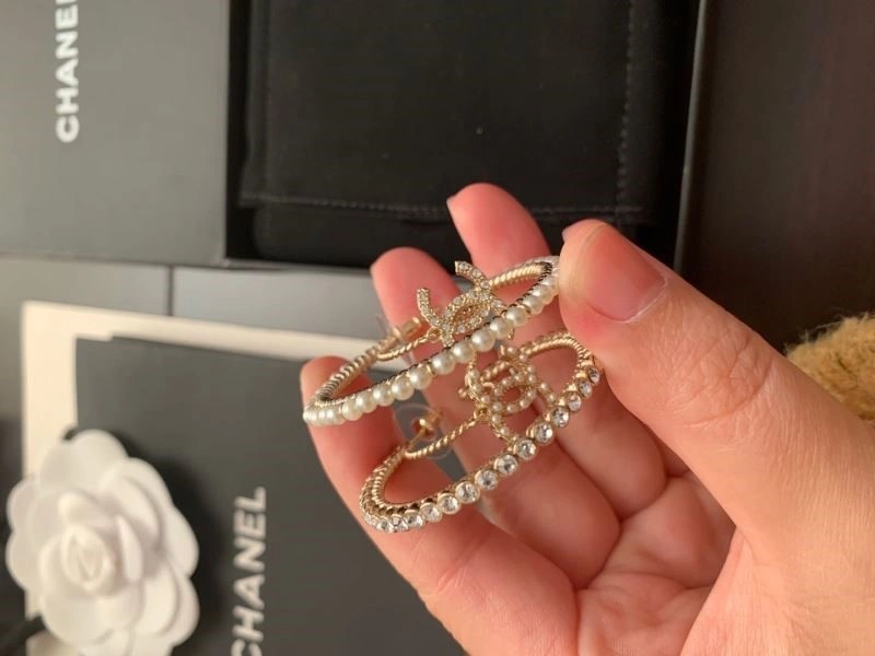 Chanel Earrings Breathable 222427