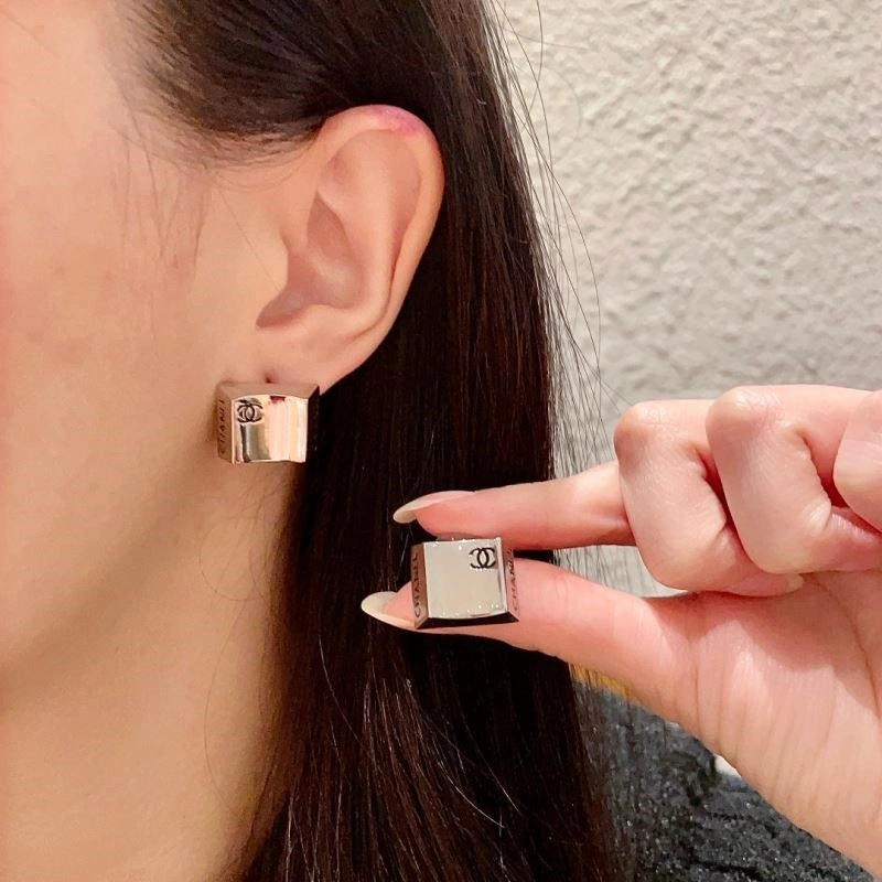 Chanel Earrings Durable 222417