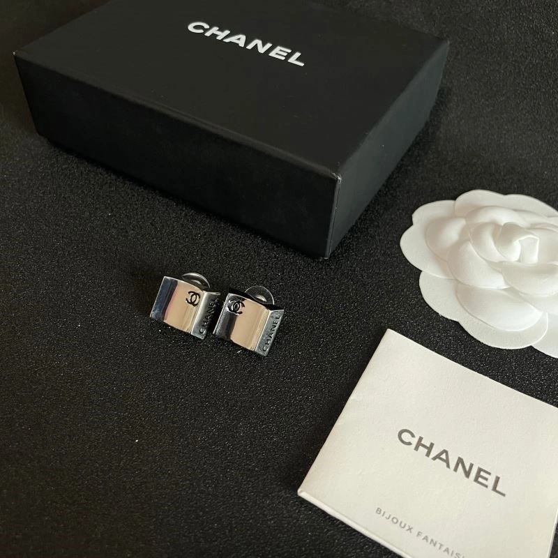 Chanel Earrings Durable 222417