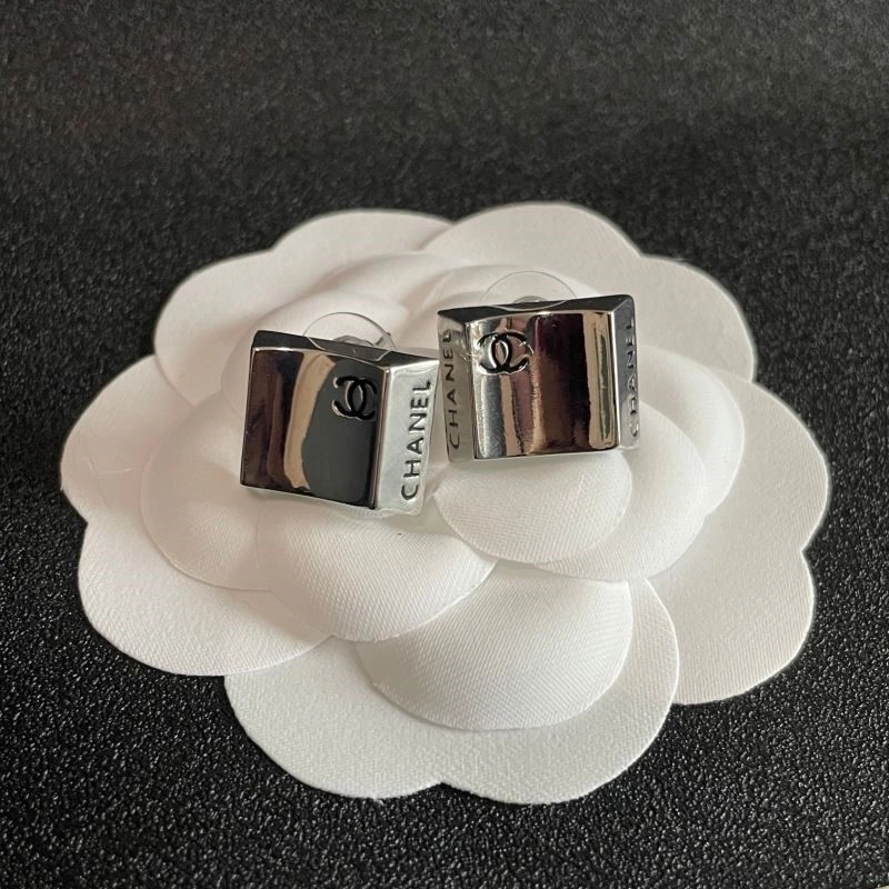 Chanel Earrings Durable 222417