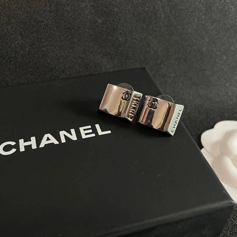 Chanel Earrings Durable 222417