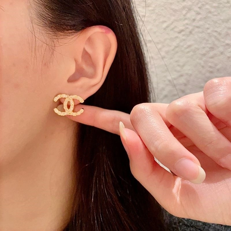 Trendy Chanel Earrings 222411
