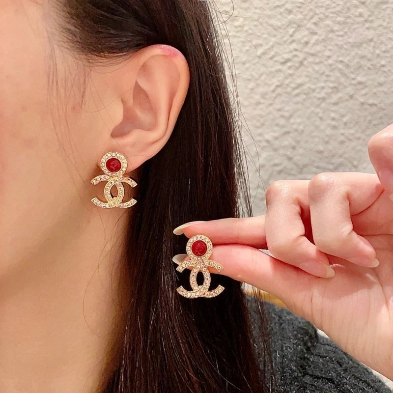 Chanel Earrings Comfortable 222412