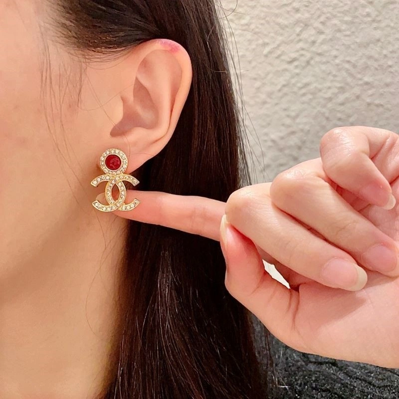 Chanel Earrings Comfortable 222412
