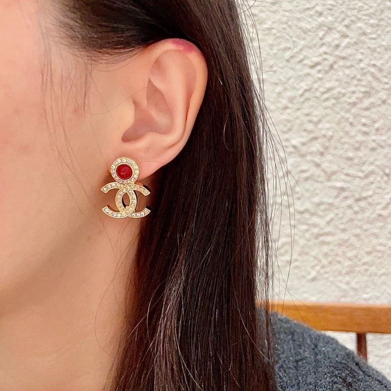 Chanel Earrings Comfortable 222412