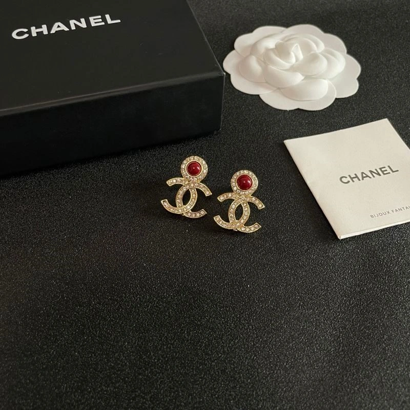 Chanel Earrings Comfortable 222412