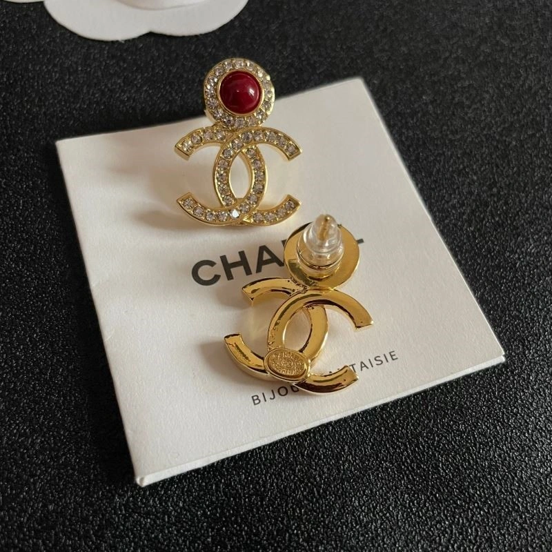 Chanel Earrings Comfortable 222412
