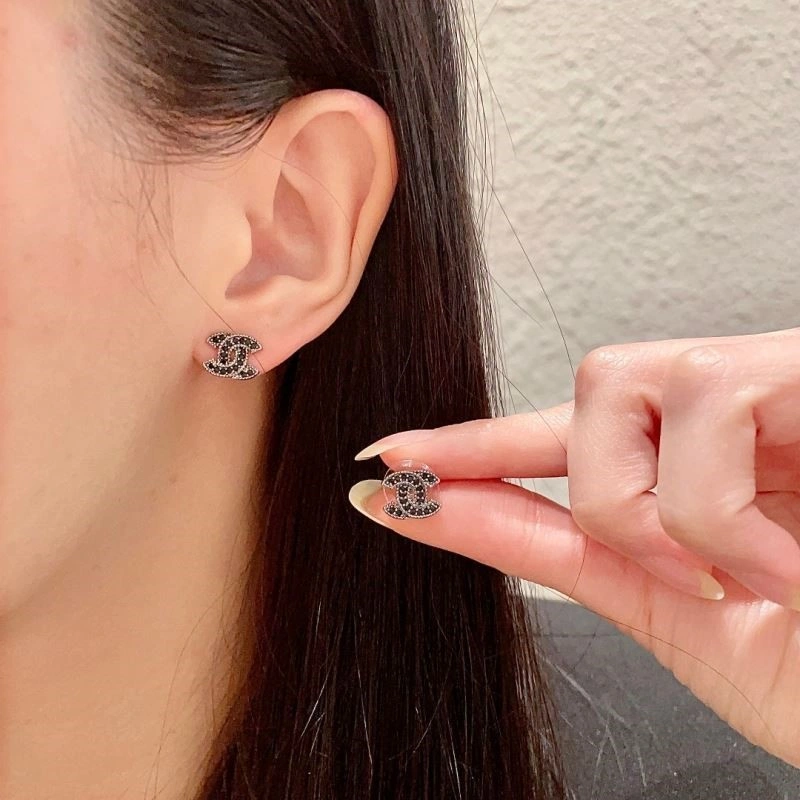 Refined Chanel Earrings 222386