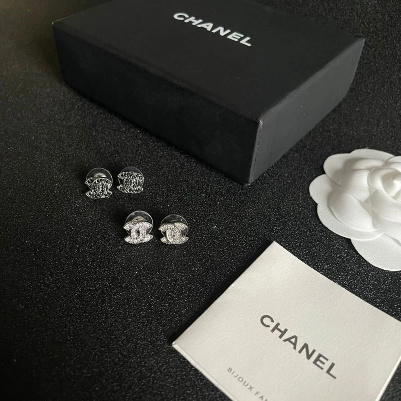 Refined Chanel Earrings 222386