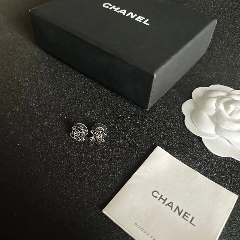Refined Chanel Earrings 222386