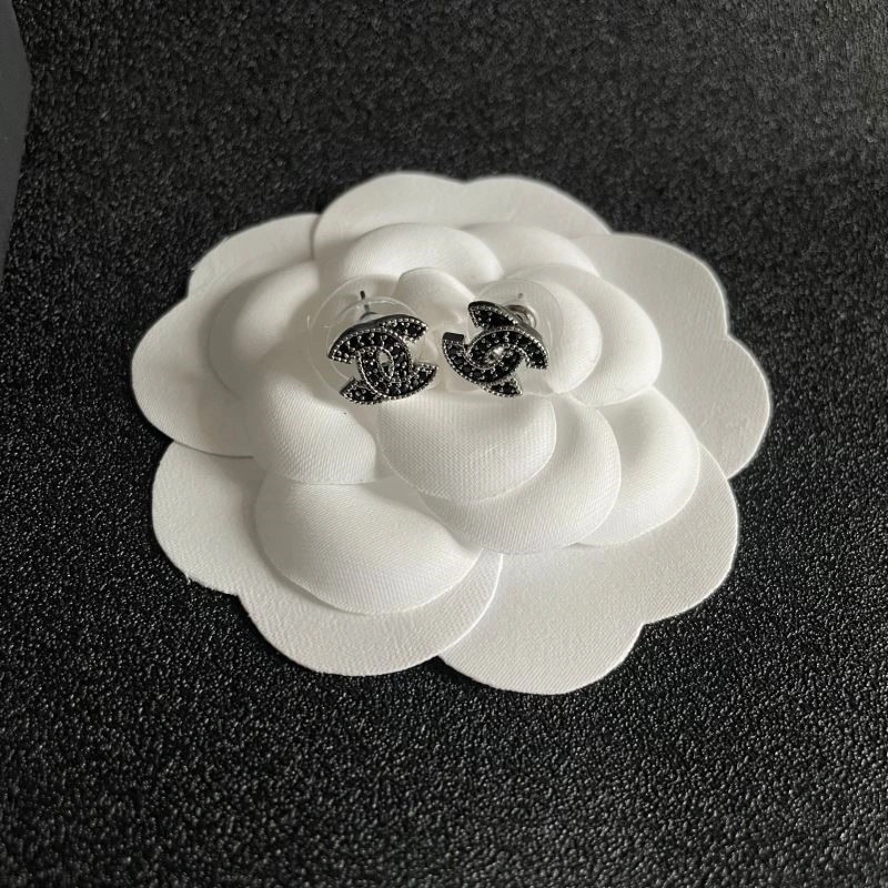 Refined Chanel Earrings 222386