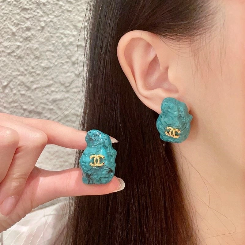 Minimalist Chanel Earrings 222480