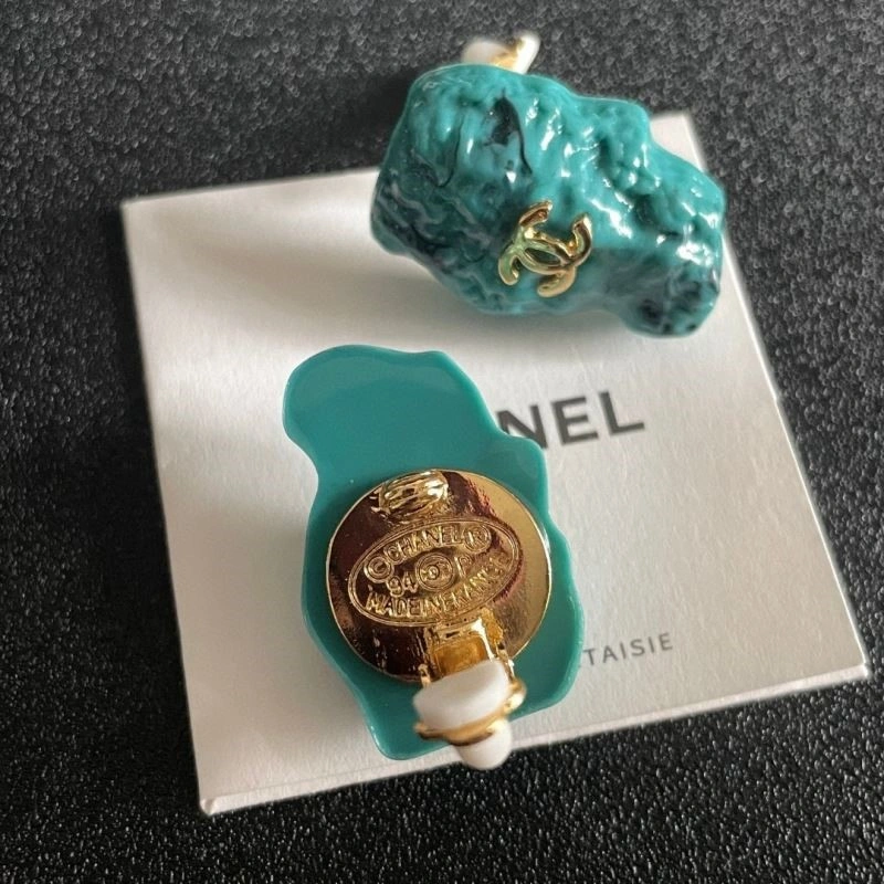 Minimalist Chanel Earrings 222480