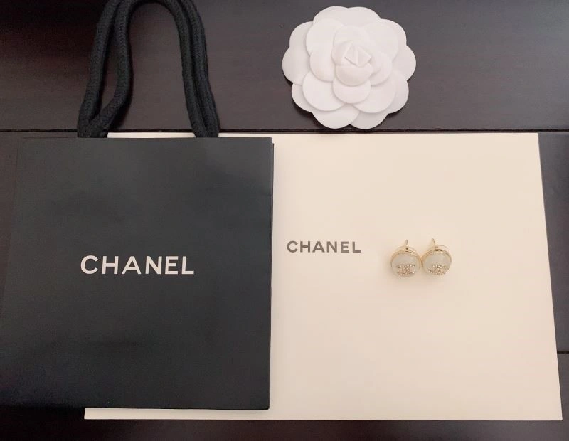 WellDesigned Chanel Earrings 222400