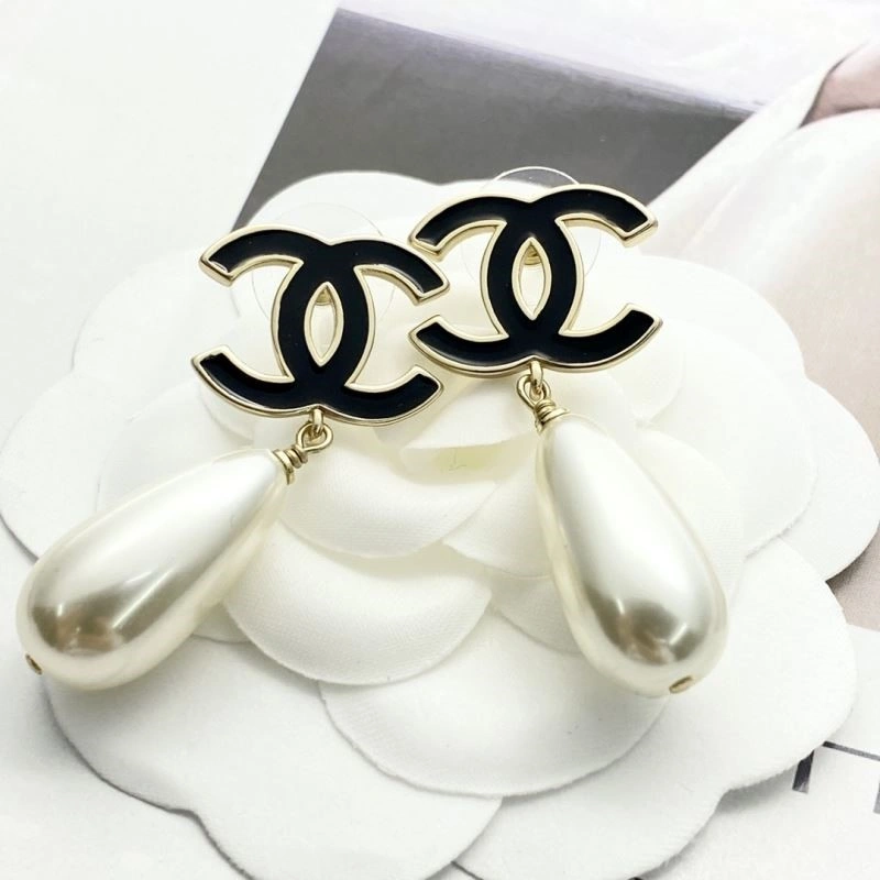 Neat Chanel Earrings 222340
