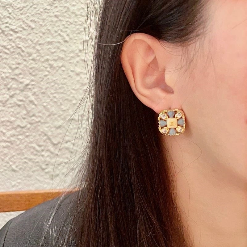 FashionForward Chanel Earrings 222328