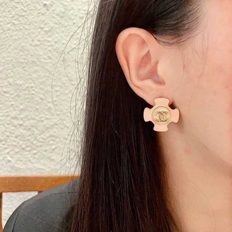 Chanel Earrings Compact 222341