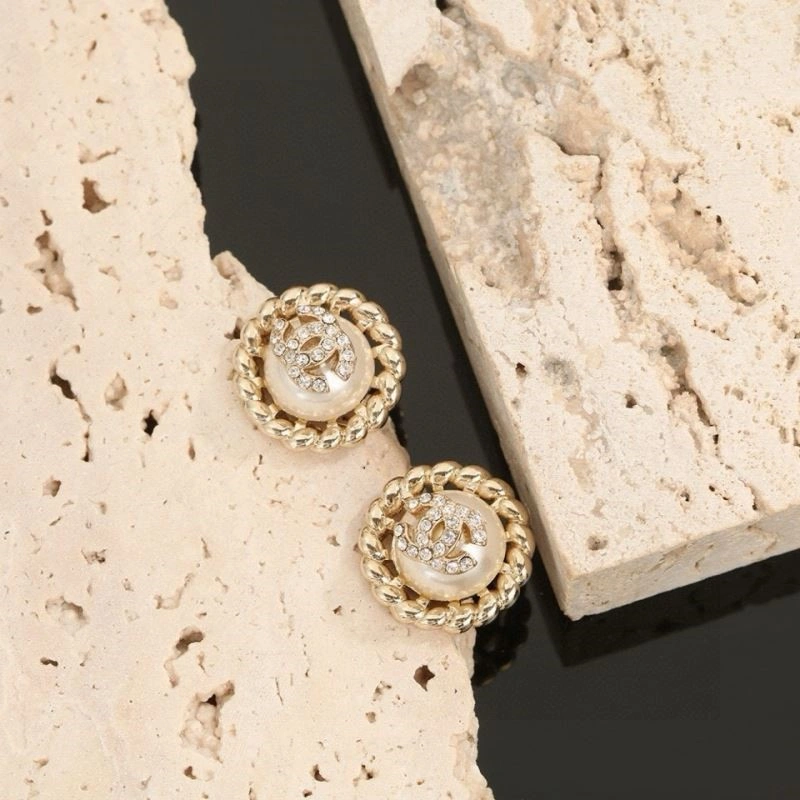 Elegant Chanel Earrings 222331
