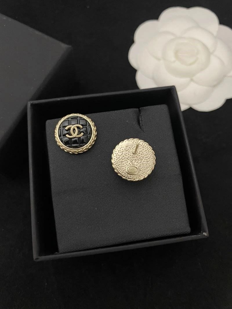 Chanel Earrings Compact 222338