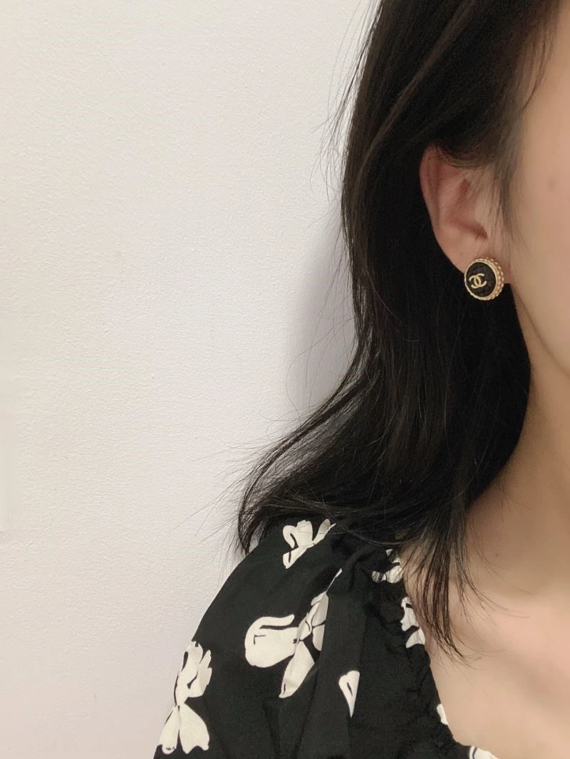 Chanel Earrings Compact 222338