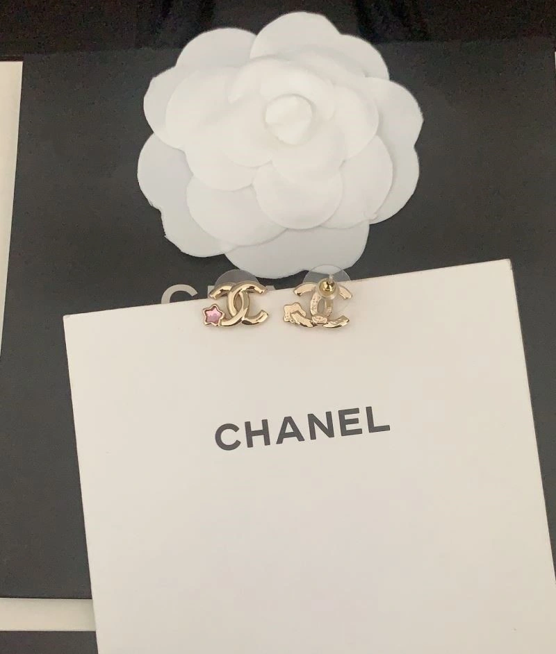 Fashionable Chanel Earrings 222300