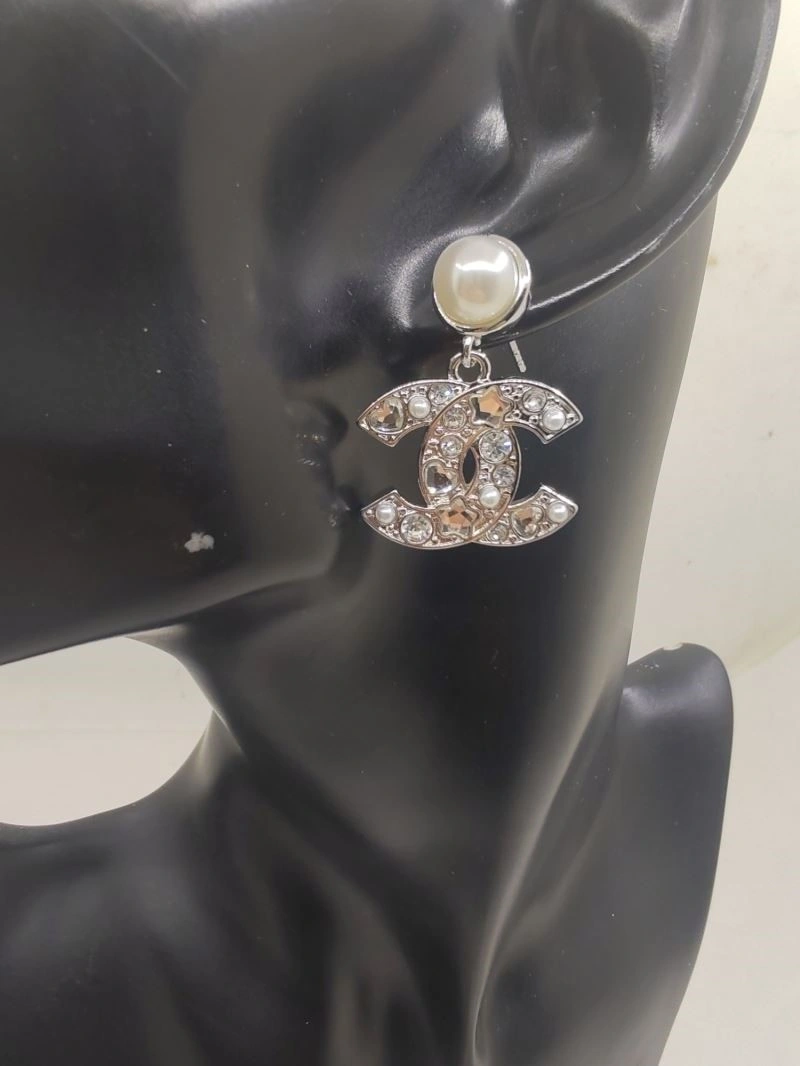 Popular Chanel Earrings 221741