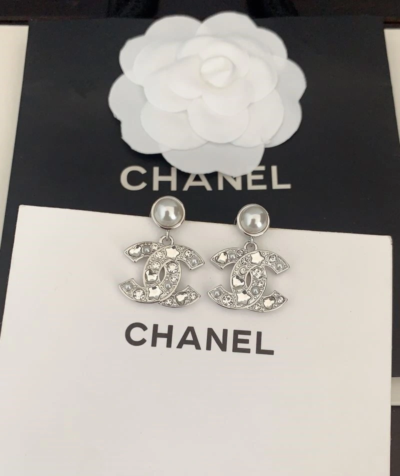 Popular Chanel Earrings 221741