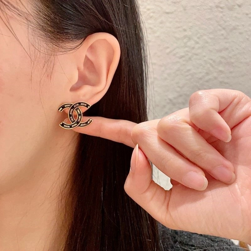 Chanel Earrings Trendsetting 221852