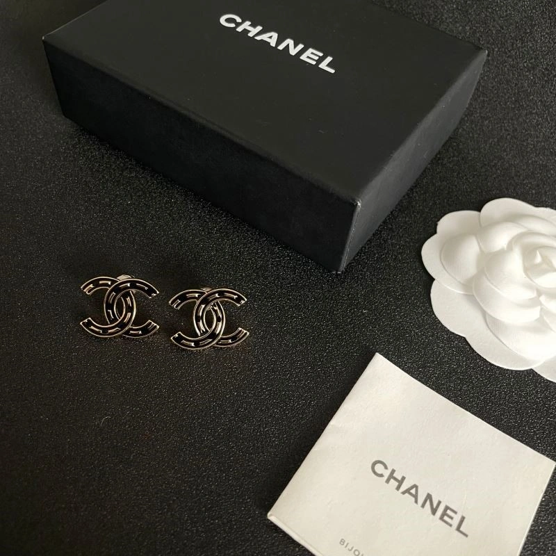 Chanel Earrings Trendsetting 221852