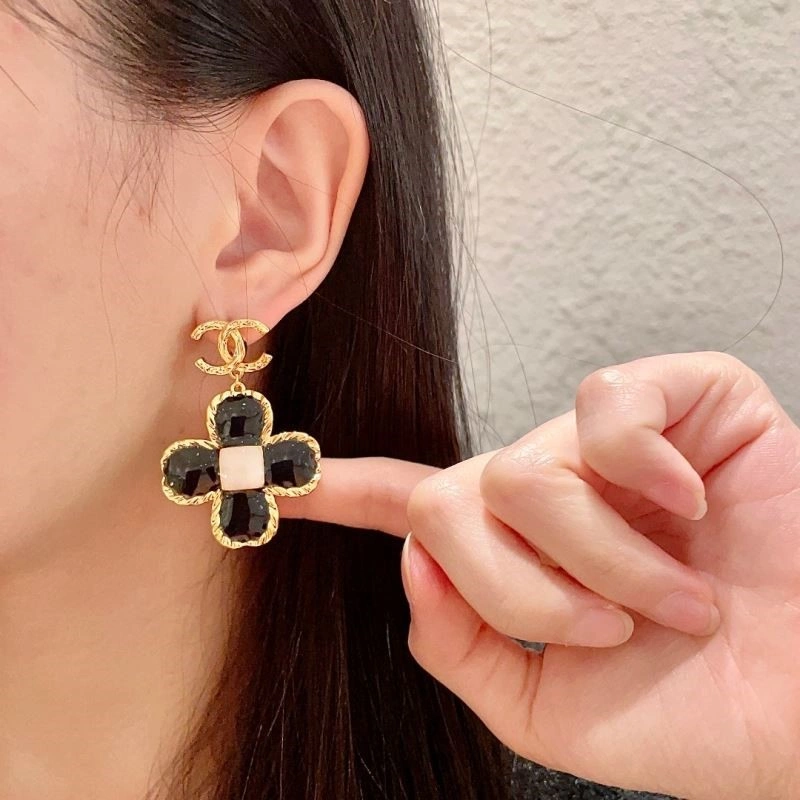 HighPerformance Chanel Earrings 221727