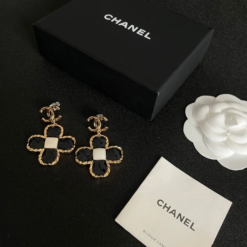 HighPerformance Chanel Earrings 221727