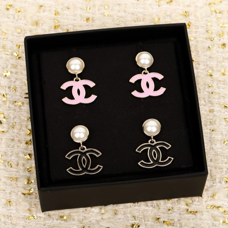 Chic Chanel Earrings 221718