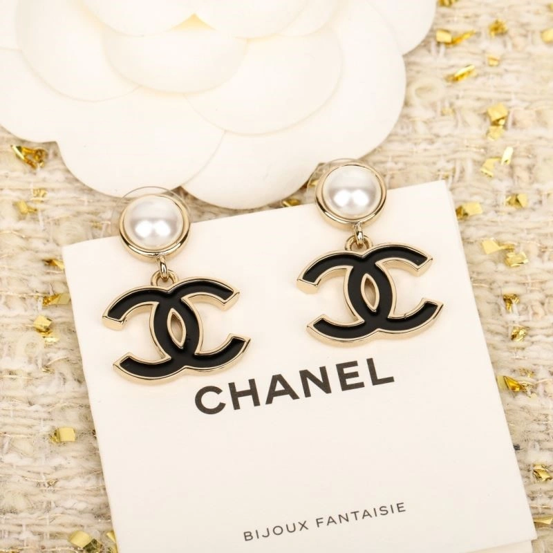 Chic Chanel Earrings 221718