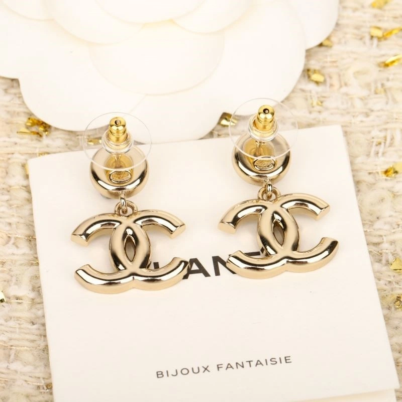 Chic Chanel Earrings 221718