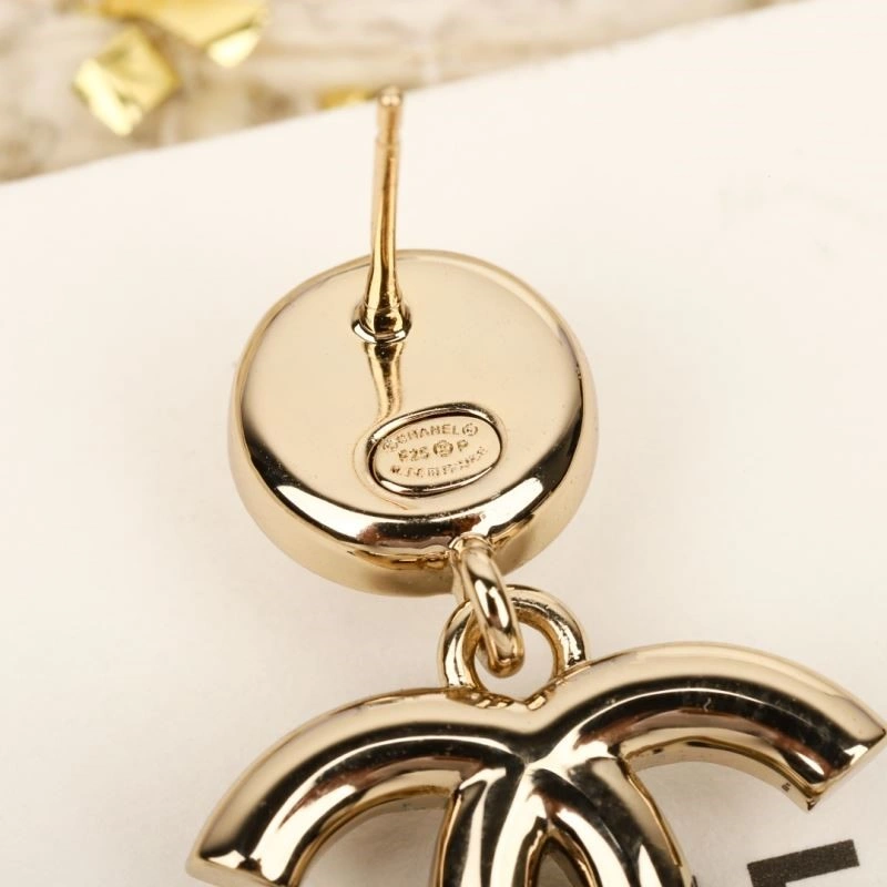 Chic Chanel Earrings 221718