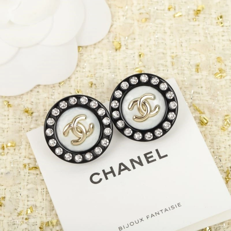 Lightweight Chanel Earrings 221710
