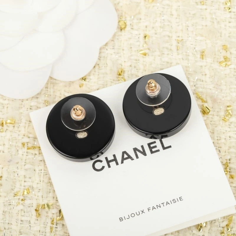 Lightweight Chanel Earrings 221710