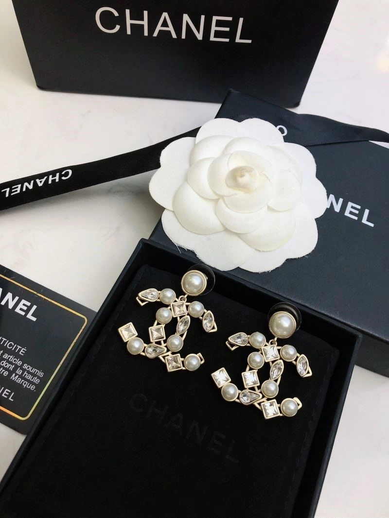 Chanel Earrings Versatile 221707