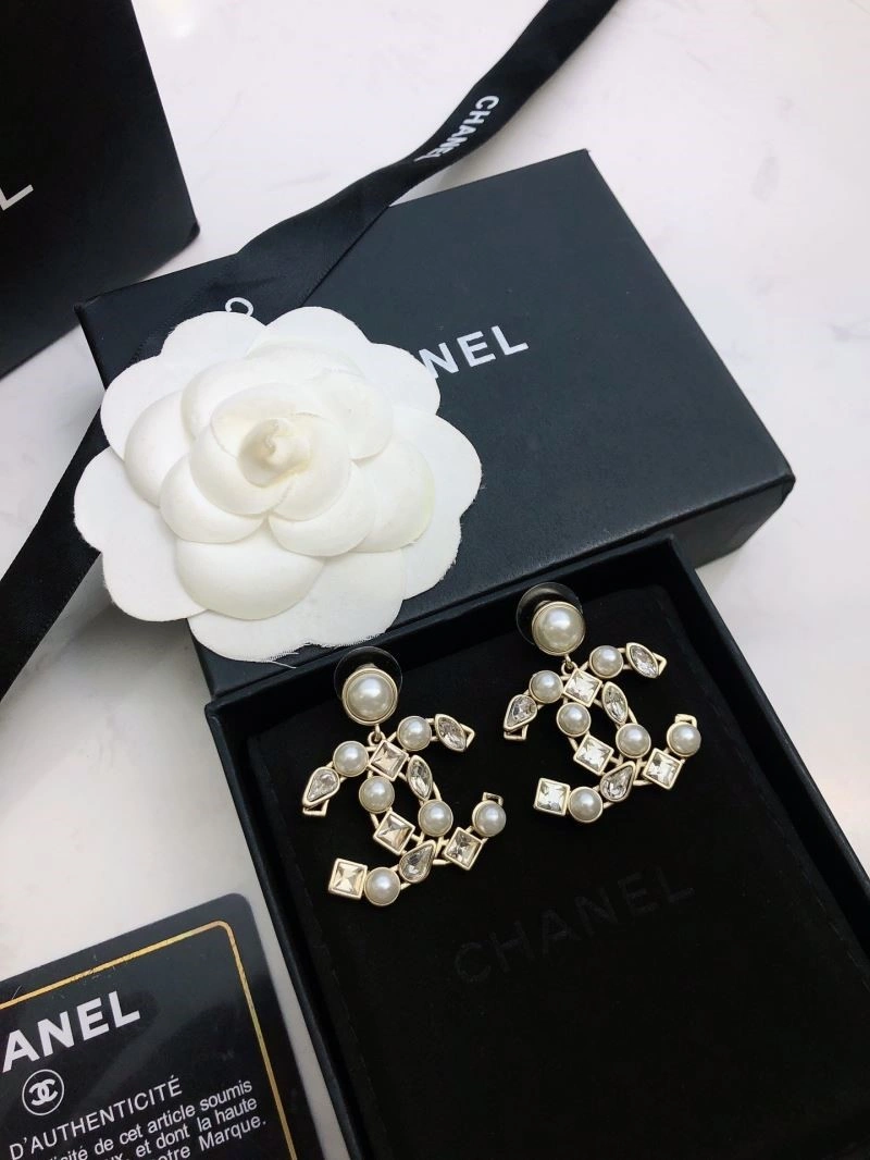 Chanel Earrings Versatile 221707